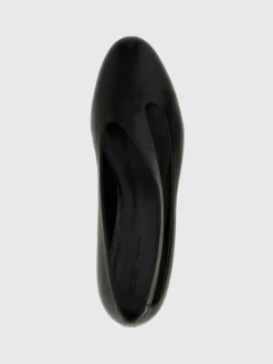 Ballerina Diana Khaite in nappa