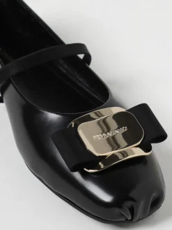 Ballerina Ferragamo in pelle