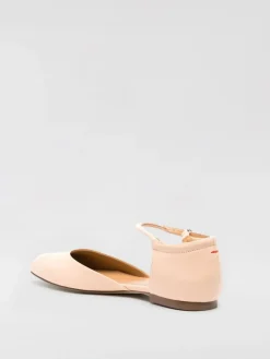 Ballerina Uma Aeyde in nappa