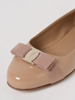 Ballerina Varina Ferragamo in vernice