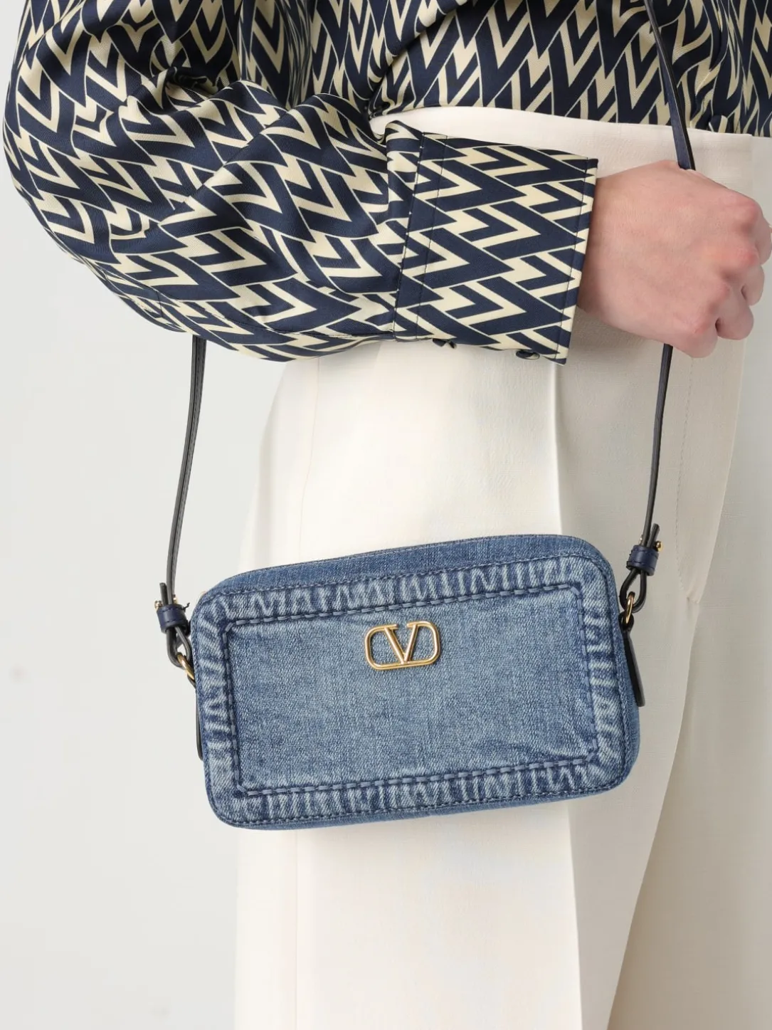 Borsa Alltime VLogo Signature Valentino Garavani in denim di cotone