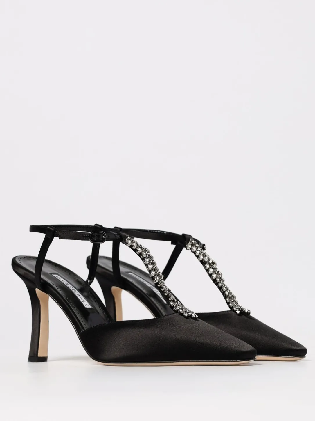 Décolleté Sufik Manolo Blahnik in raso con cristalli