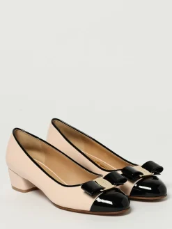 Décolleté Vara Ferragamo in pelle