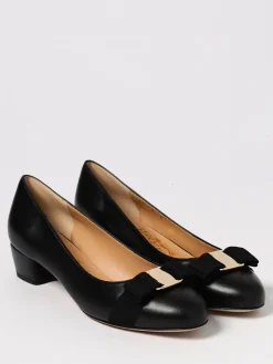 Décolleté Vara Ferragamo in pelle