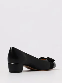 Décolleté Vara Ferragamo in pelle