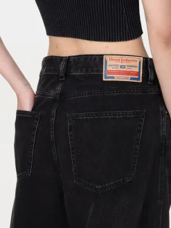 Jeans a zampa Diesel in denim