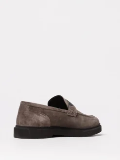 Mocassino Brunello Cucinelli in camoscio con monile