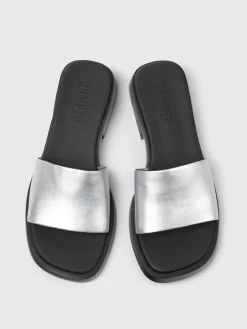 Mules Dana Camper in pelle laminata