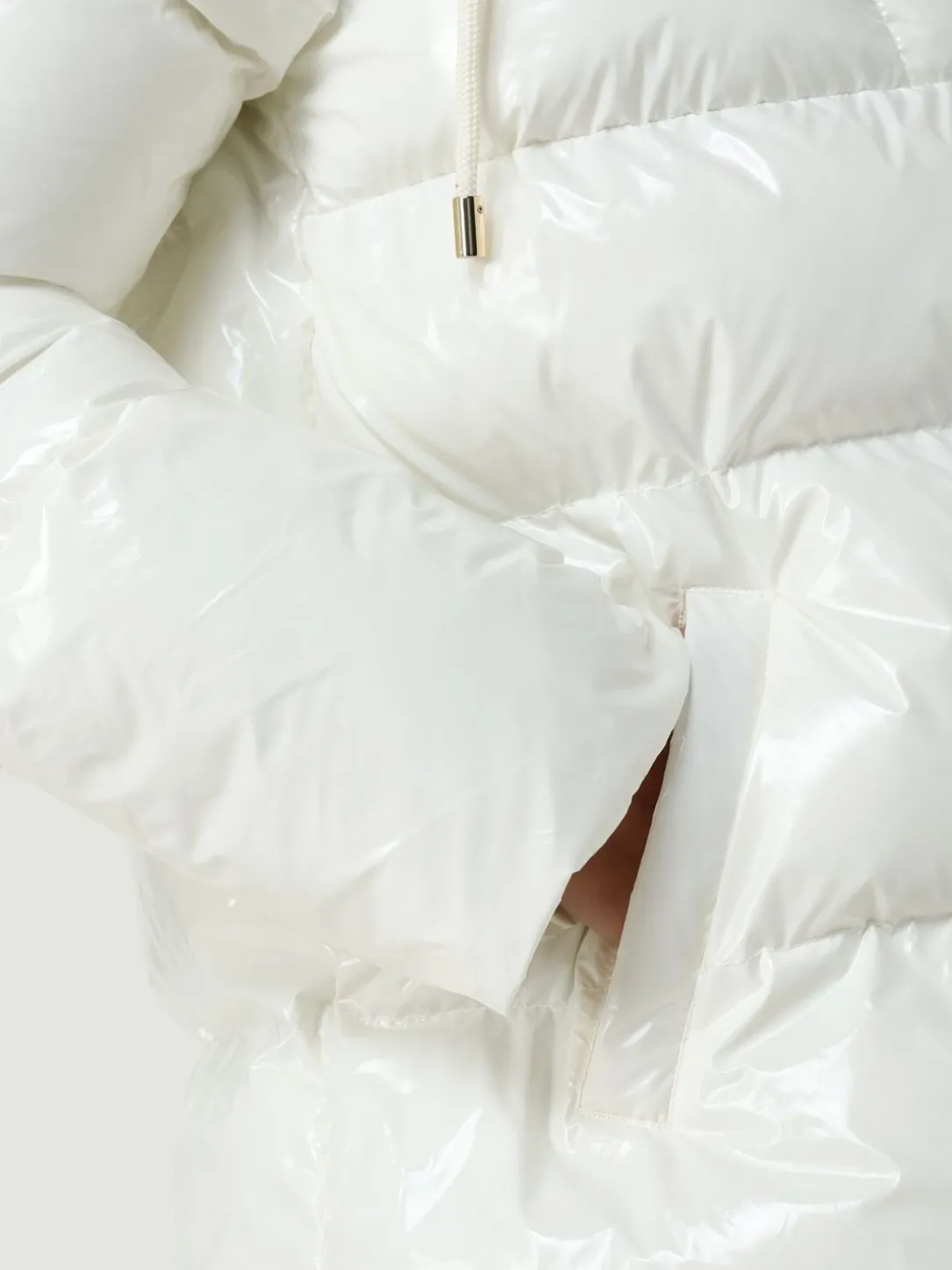 Piumino con cappuccio Pinko in nylon trapuntato