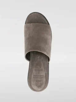 Sandalo Brunello Cucinelli in camoscio con monile