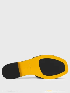 Sandalo Doucal's in pelle con morsetto