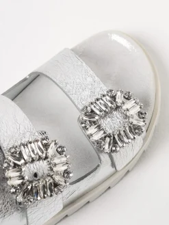 Sandalo Roger Vivier in pelle laminata con fibbie gioiello