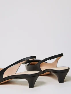 Slingback Twinset in pelle laminata con fiocco