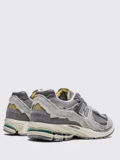 Sneakers 2002R New Balance in camoscio e mesh