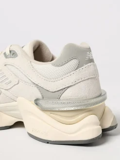 Sneakers U9060 New Balance in camoscio e mesh