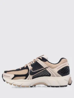 Sneakers Zoom Vomero 5 Nike in mesh e pelle sintetica