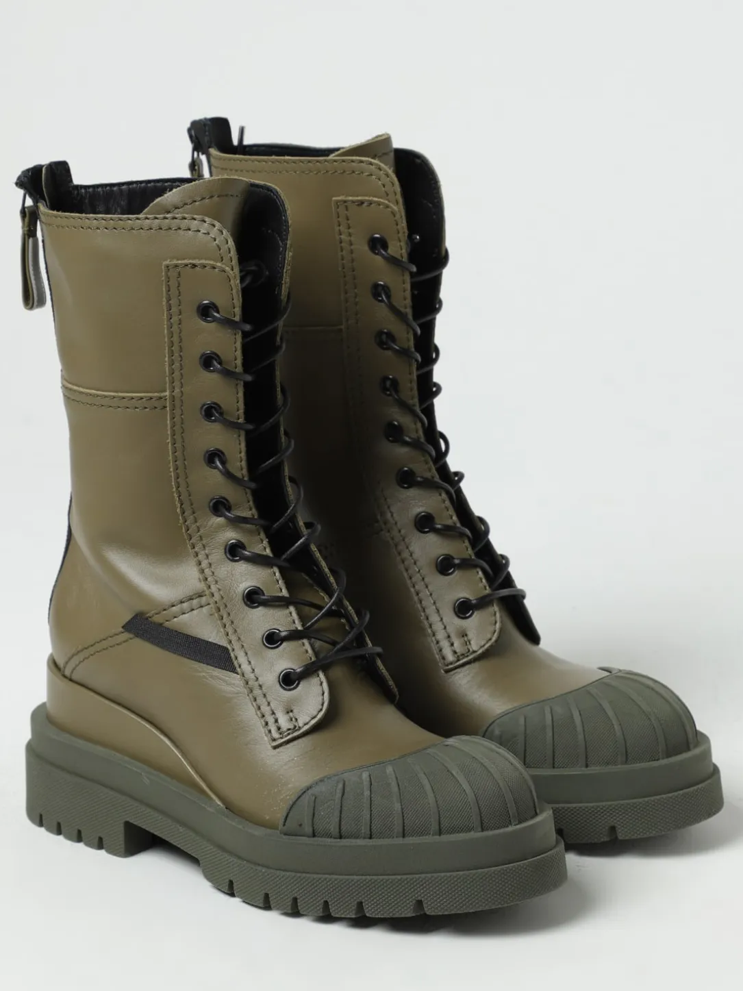 Stivaletto Goteborg Premiata in pelle con zip