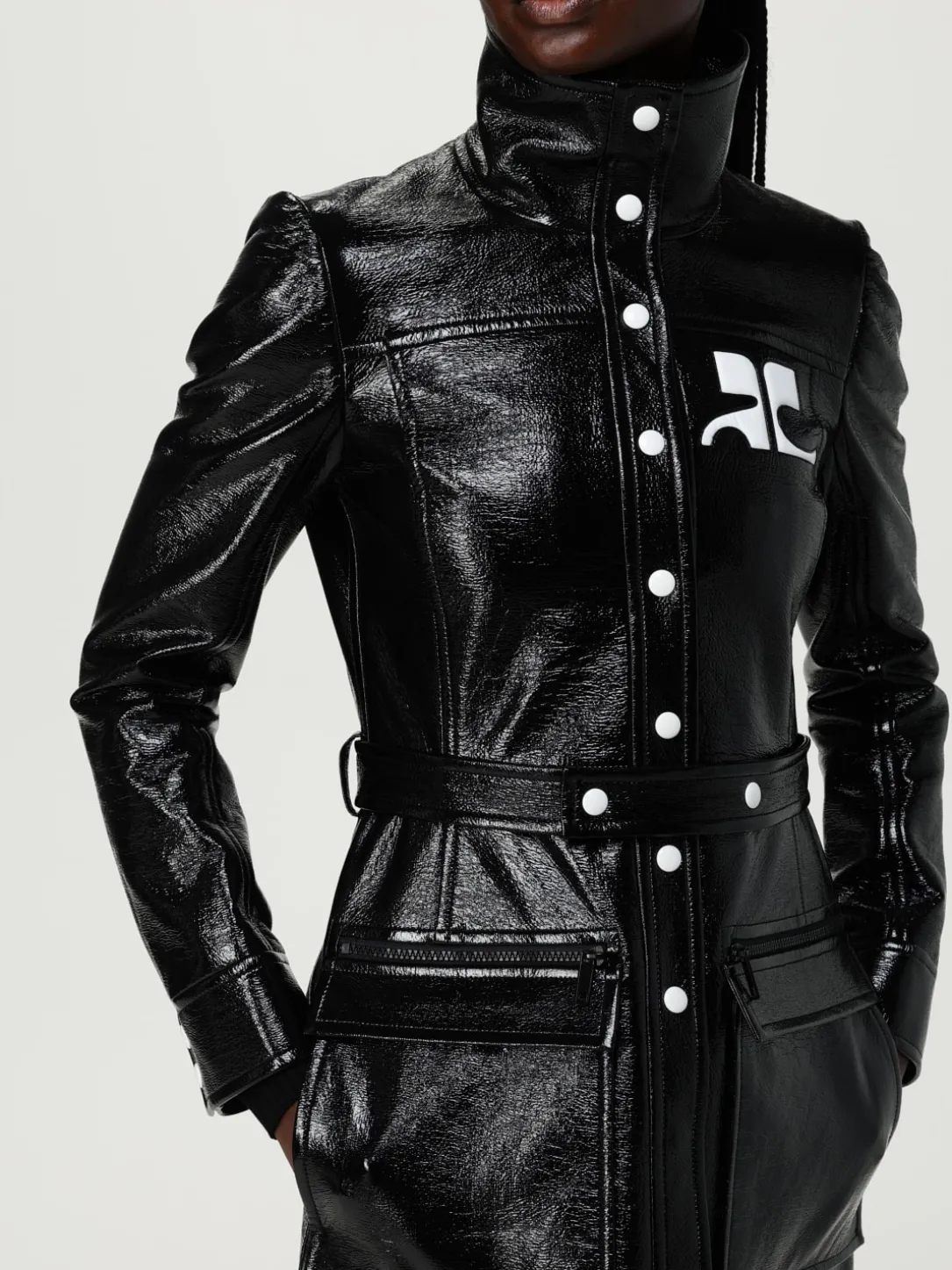 Trench Courrèges in vernice