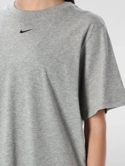 T-shirt oversize in cotone con mini logo Nike