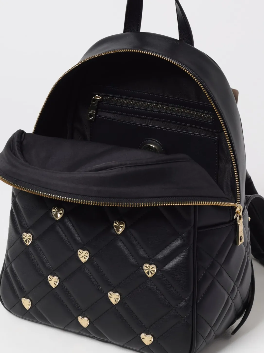 Zaino Love Moschino in pelle sintetica matelassè con borchie a cuore